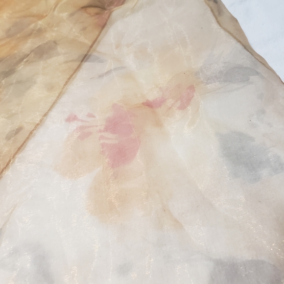 Sheer scarf floral pattern - Picture 3 of 3